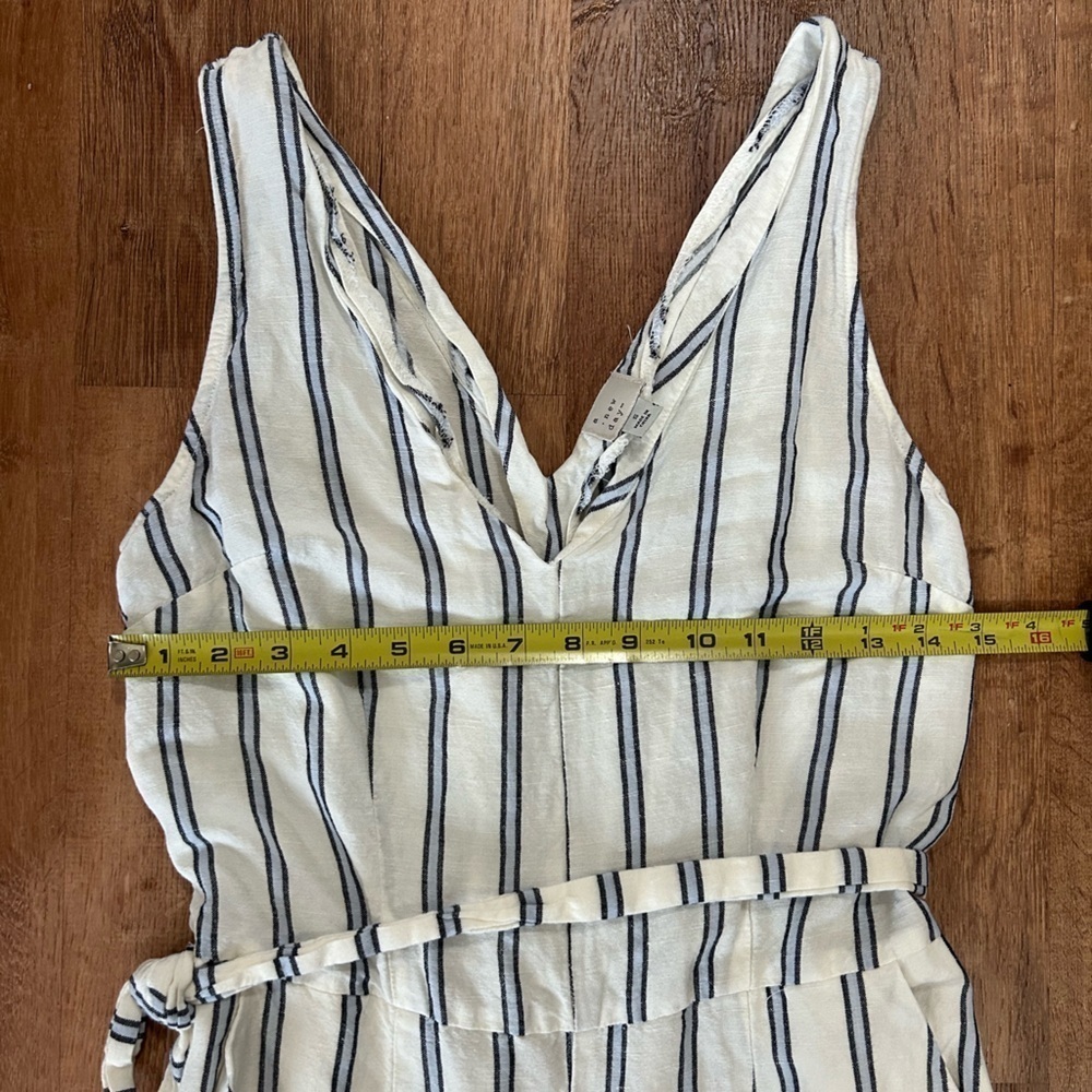 Universal Thread Linen Blend White Pinstripe Jump Suit Women’s size Small - Picture 10 of 13